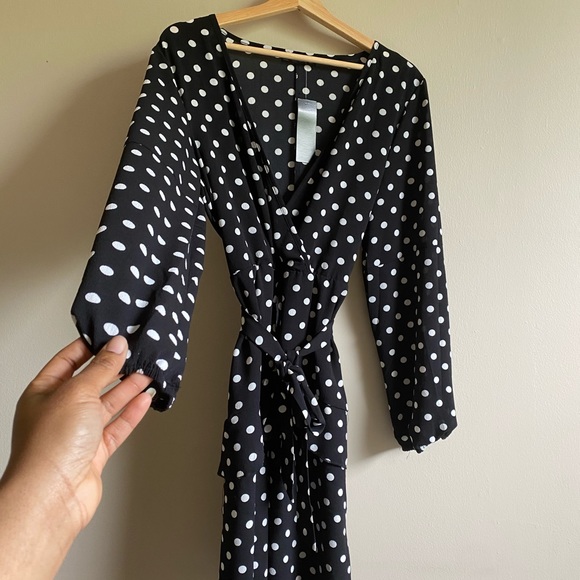 Dresses & Skirts - NWT Polka Dot Black Long Sleeve Dress Mini w/Belt